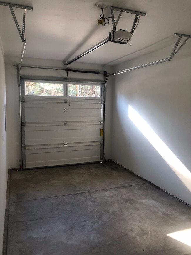 Photo - 20136 Reed Ln