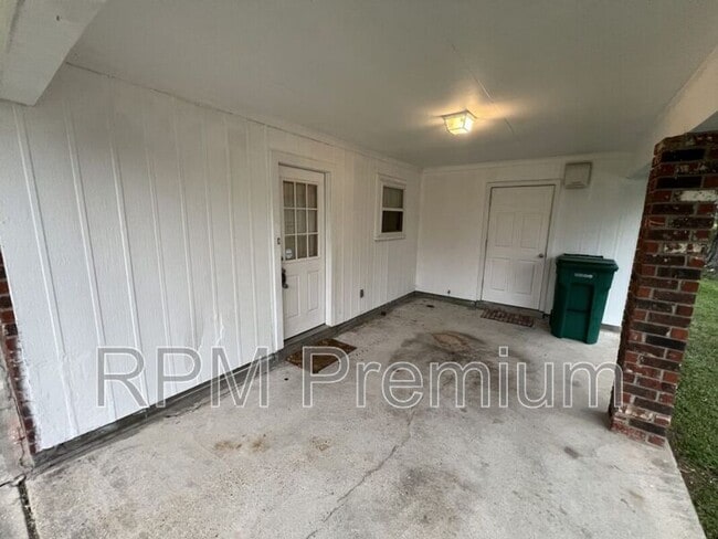 Photo - 4143 Nelson St