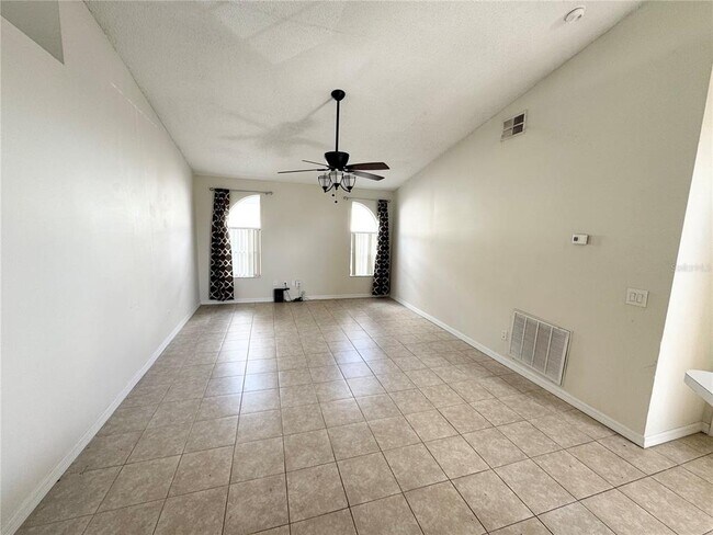 Photo - 1718 Bridgeview Cir