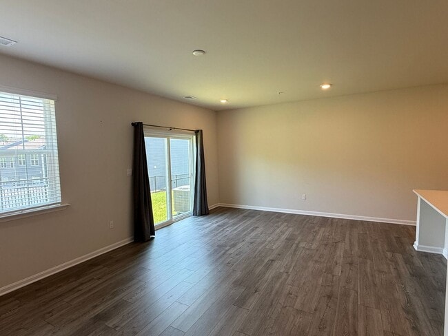 Photo - Beautiful 4BR Home with Garage & Modern Kitchen in Greenway Farms