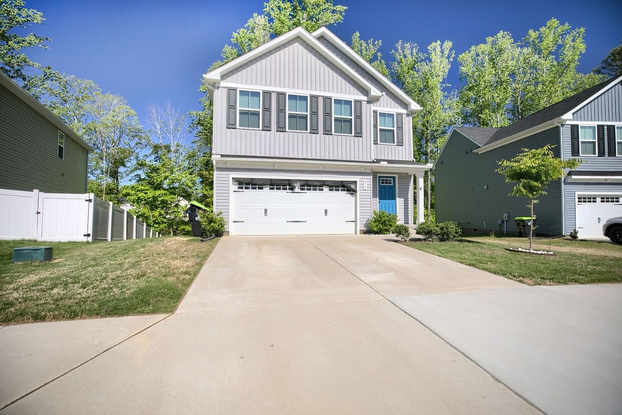 Photo - 219 Lorraine Dr (Williamsburg, VA)