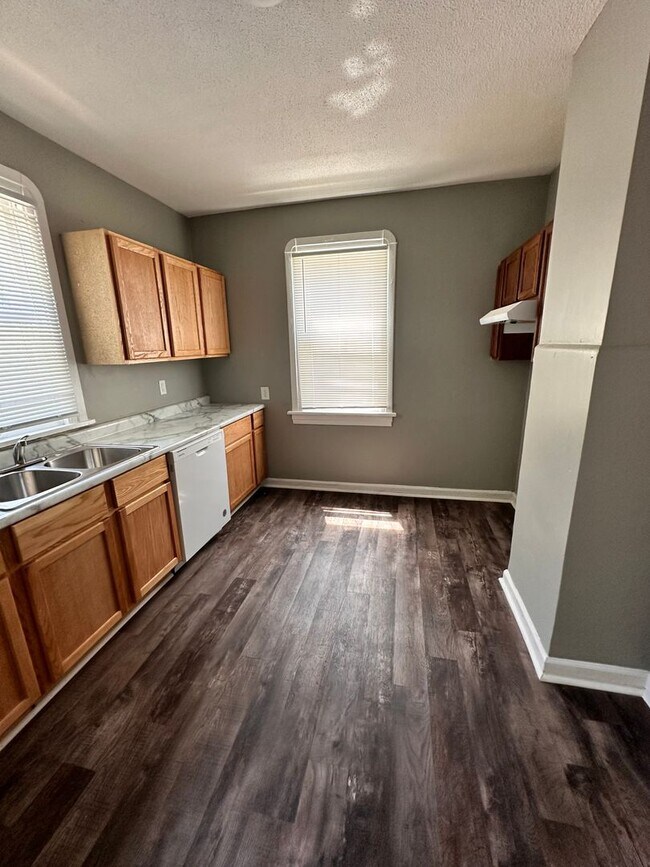 221 S 4th St. Council Bluffs, IA 51503 Rental House Rental in Council