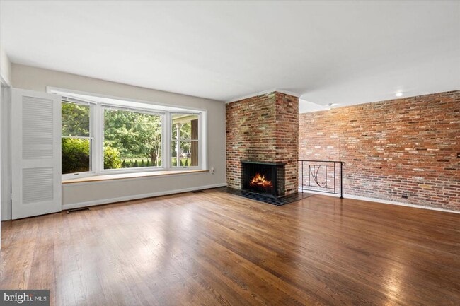 Photo - 7504 Radnor Rd