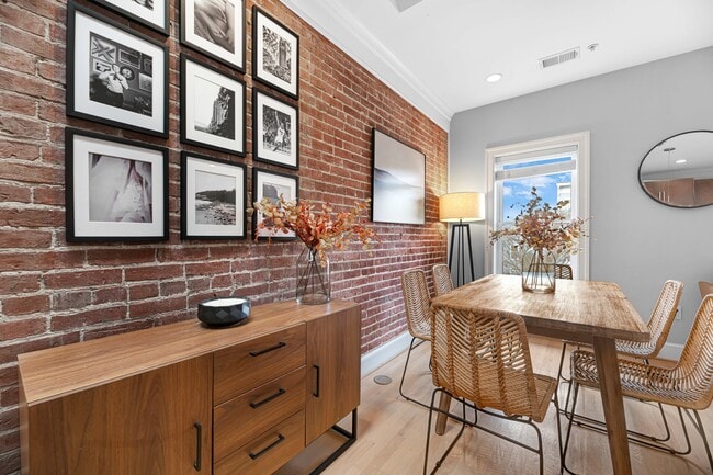 Photo - 444 M St NW
