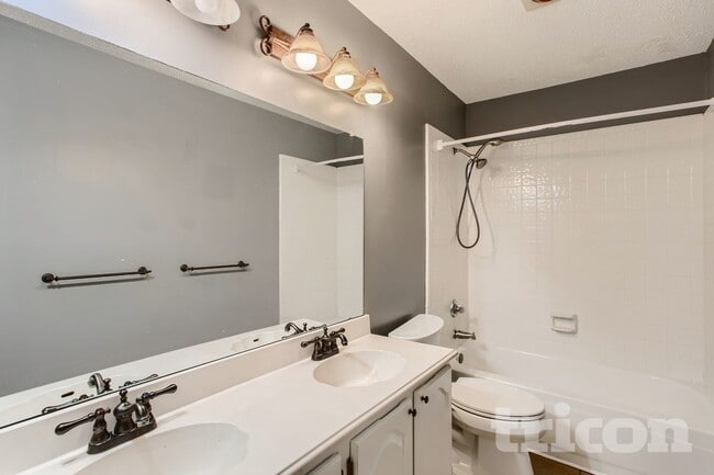 Photo - 612 W Andersonville Ln