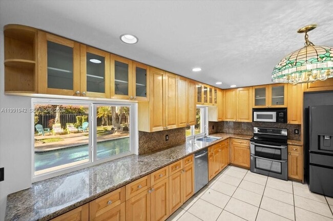 Photo - 2560 Bass Way