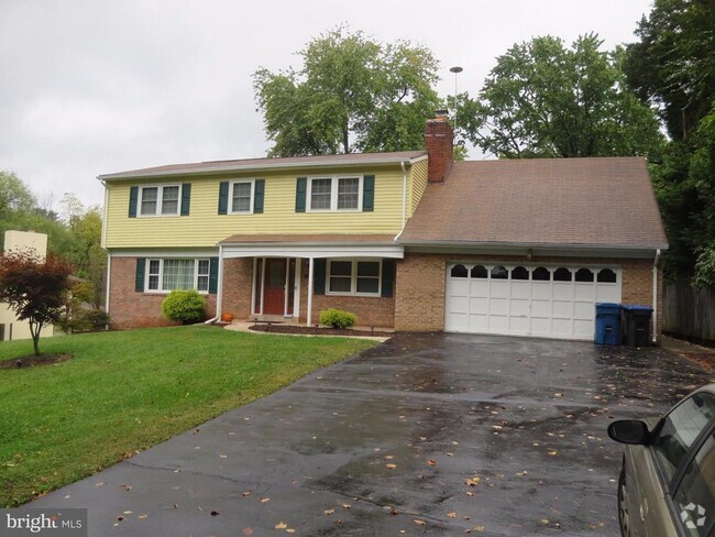 Building Photo - 6322 Linway Terrace Rental