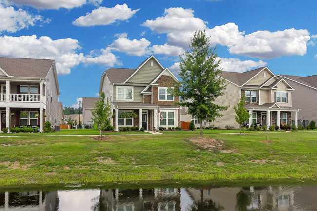 Photo - 1011 Yellowwood Aly