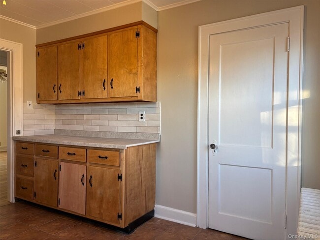 Photo - 82 Putnam Ave