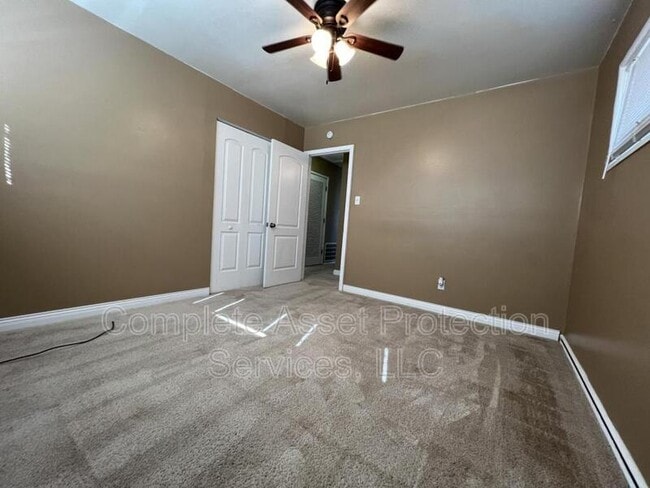 Photo - 7728 Catalpa Ave