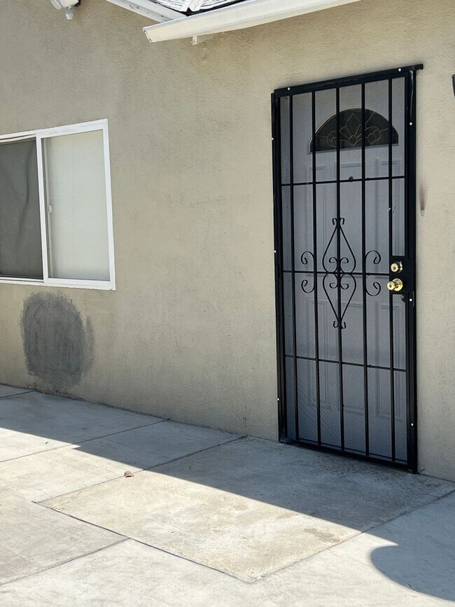 Photo - 14201 Calvert St Unidad 14203 3/4