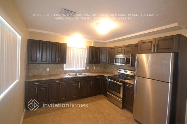 Photo - 2464 SW 8th St