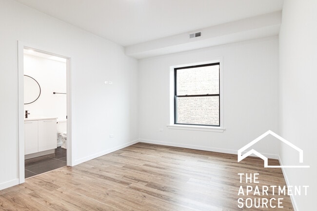 Photo - 1428 W Jonquil Ter Unit 3