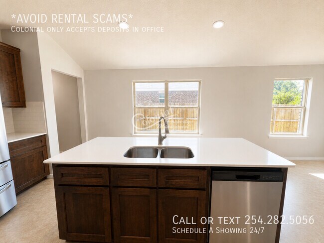 Photo - 1460 Dryden Ave