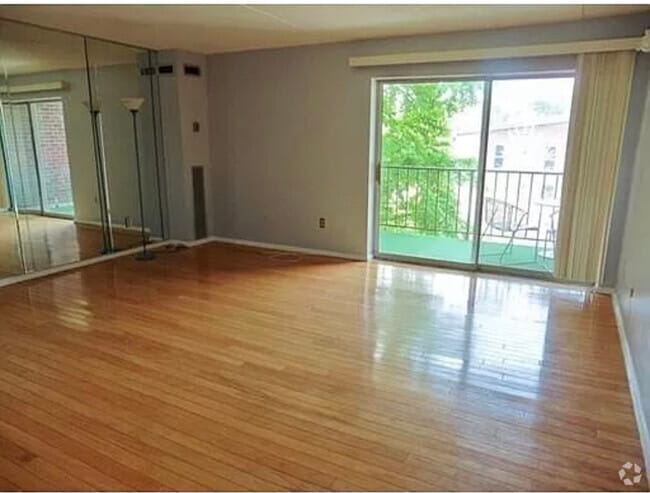 Building Photo - 60 Broadlawn Park Rental