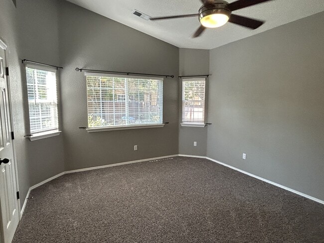 Photo - 7224 Boxwood Ave NE