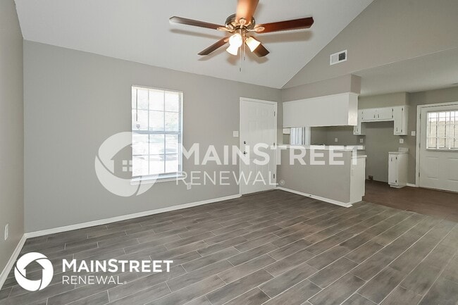 Photo - 4568 Summer Creek N