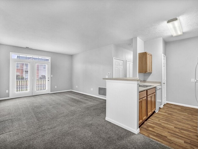 8584 Lincoln Ave
