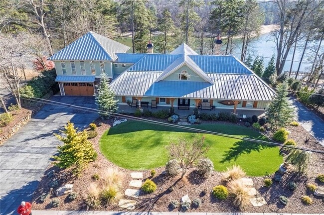 Photo - 920 Pine Cir