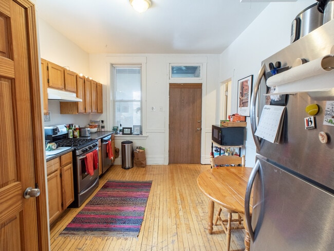 Photo - 1138 N Winchester Ave