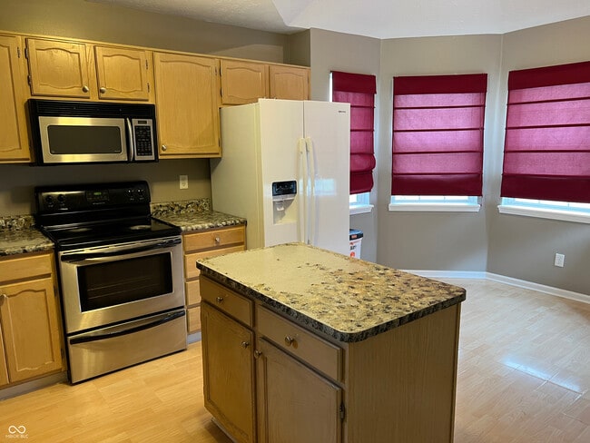 Photo - 12403 E 75th St