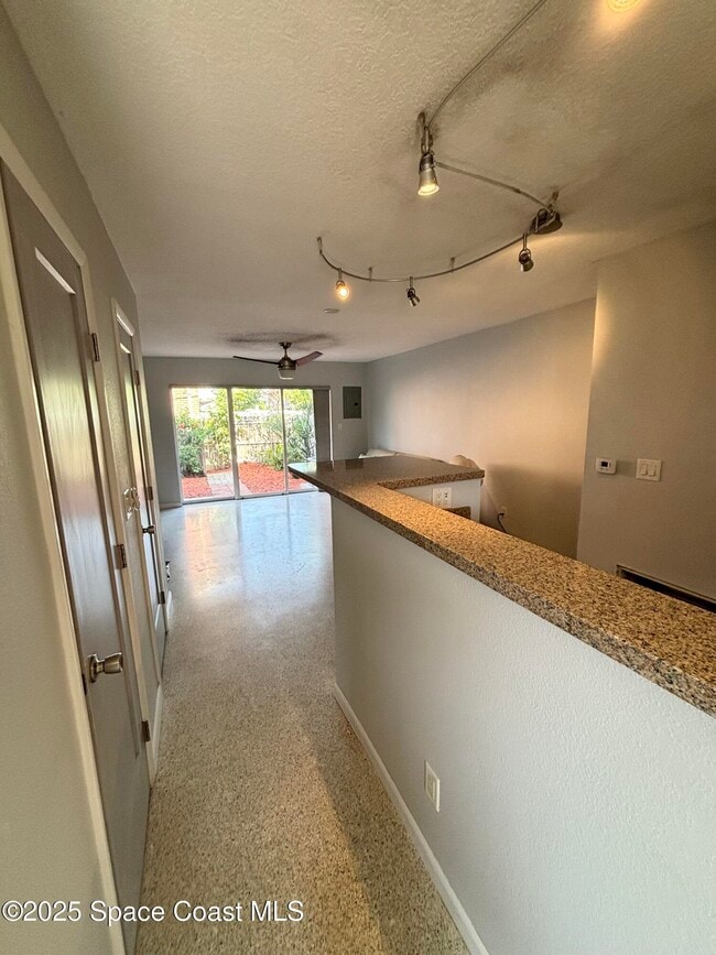 Photo - 112 E Colonial Ct Unit 43