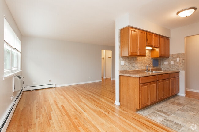 468 West Melrose