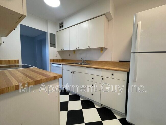 Photo - 1964 Main St W Unit Suite 1209