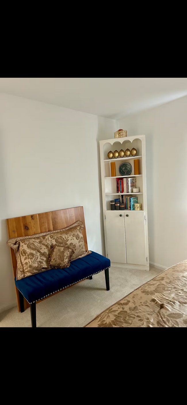 Photo - 2111 N Lincoln St Unidad Furnished 1BR