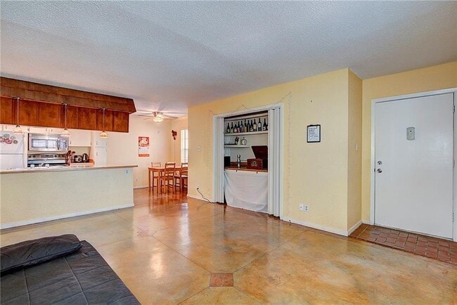 Photo - 910 Duncan Ln Unit 7