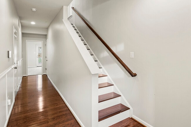 Photo - 214 Tanner Ln