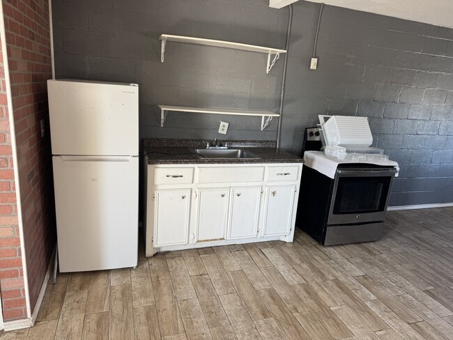 300 S 2nd St Unit B