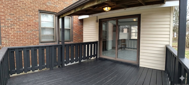 Photo - 701 Pemberton Pl