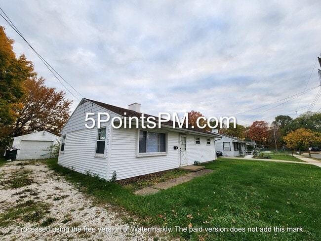 Photo - 1032 Andrew St