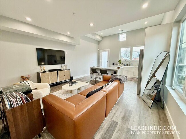 Photo - 1262 Holbrook Terrace NE Unidad #C