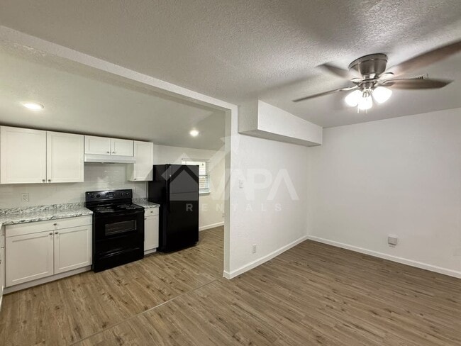 Photo - 1026 Flanders Ave