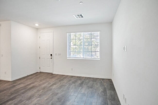Photo - 3 Bed Townhome At Las Vegas Blv and St. Rose Pkwy