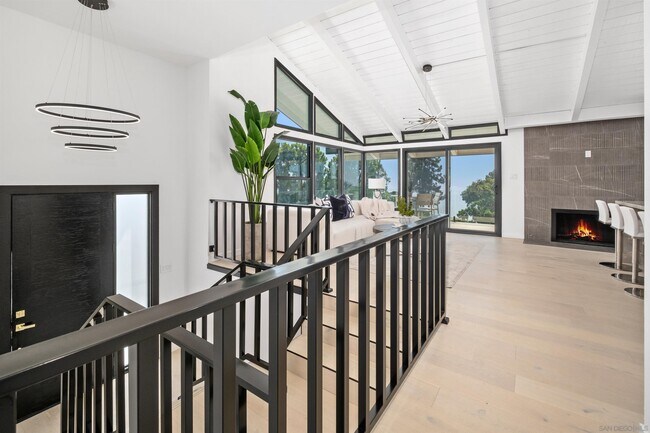 Photo - 2568 Bonita Way