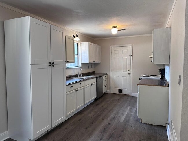 298 Lamaloa Ln