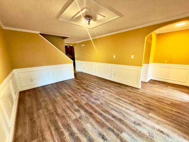 Building Photo - 2361 Southgate Square Rental