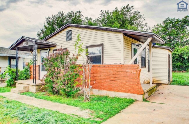 Photo - 1757 SW 13th St