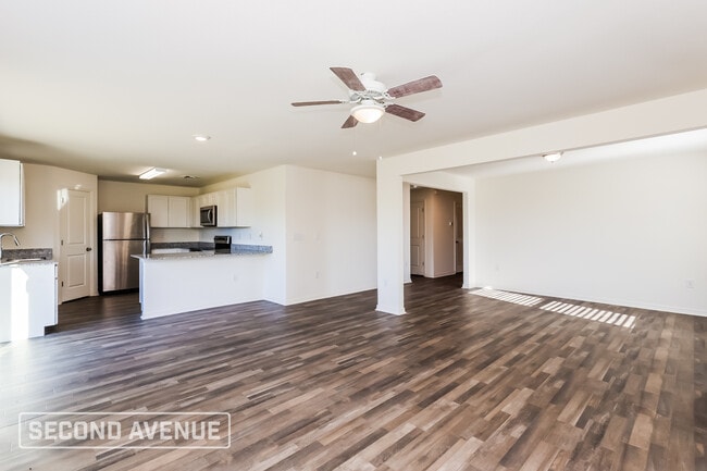 Photo - 3301 65th St W