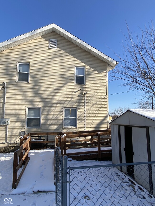 Photo - 2036 Singleton St