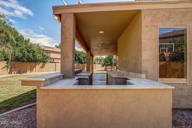 Photo - 562 N Danielson Way