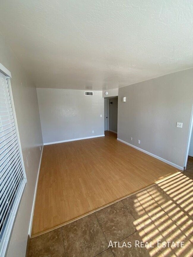 Building Photo - 58 N May Unit 202 Rental