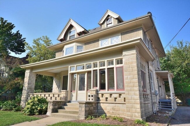 Photo - 616 Maple Ave