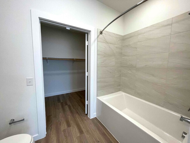 9910 Hill Ln Unit 10-102