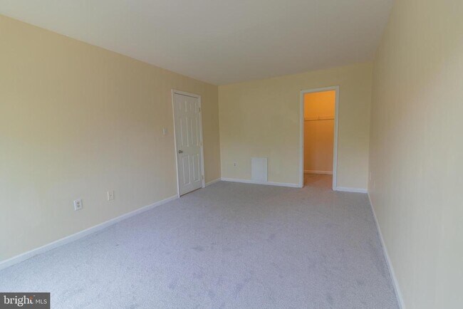Photo - 5201 Newton St Unidad 202