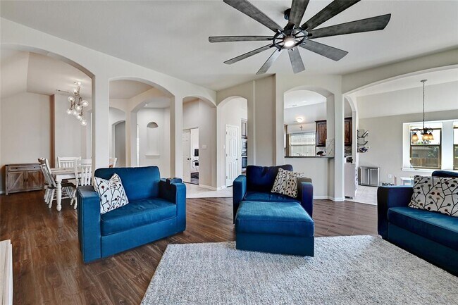 Photo - 2812 St Paul Rivera