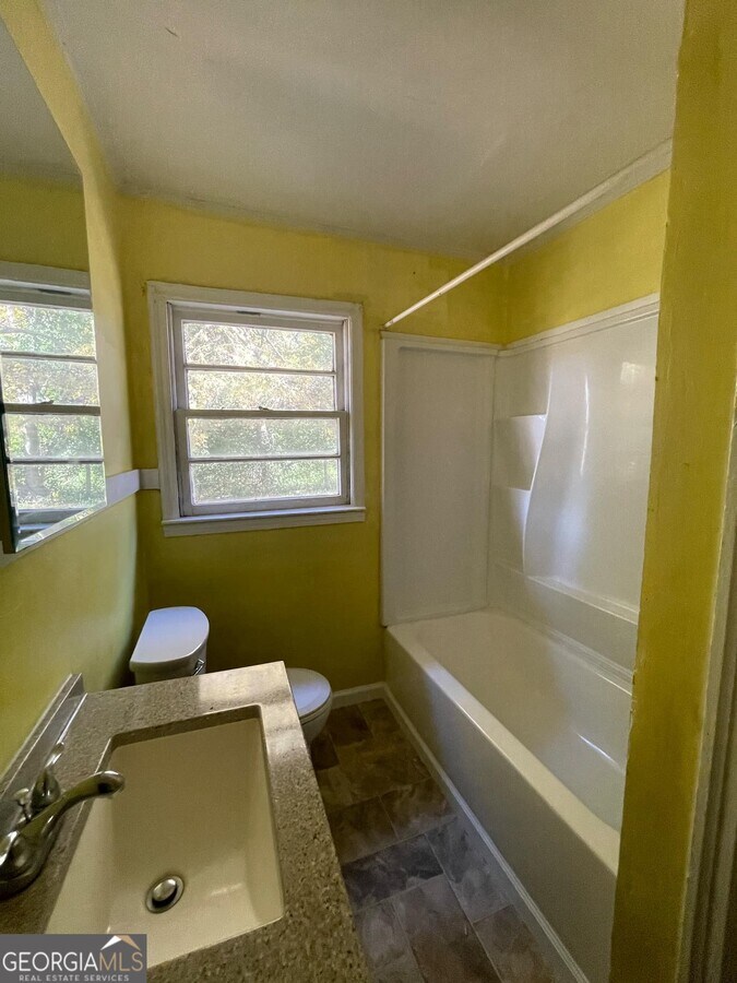 Photo - 108 Celia Dr